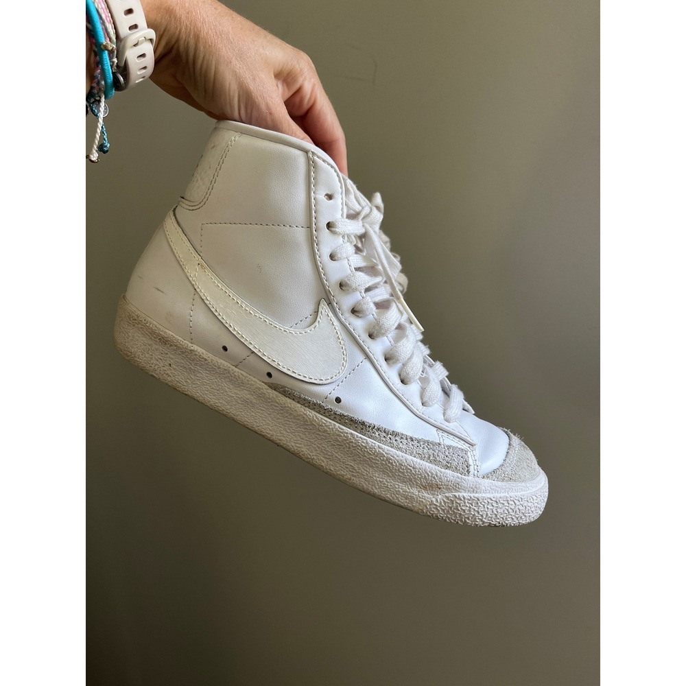 Nike Blazer Mid 77 Womens White Leather High Top Sneakers Suede Retro Streetwear